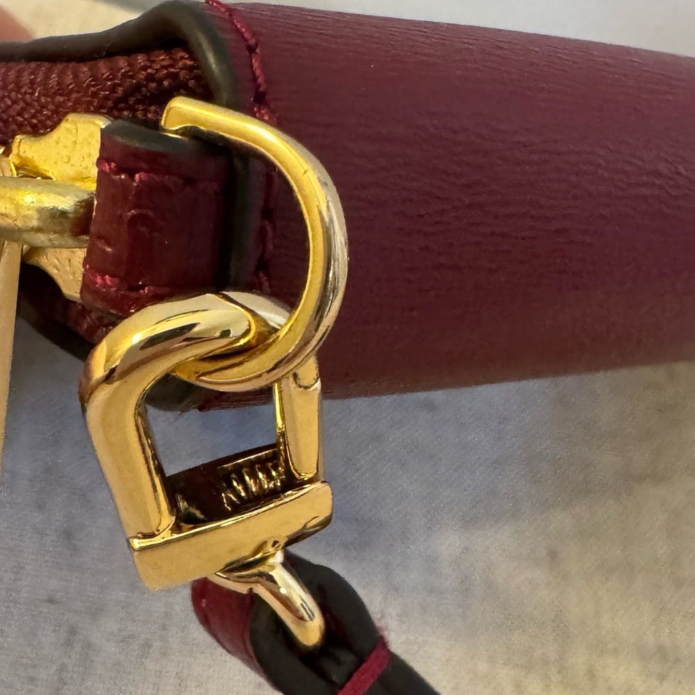 Tory Burch Burgundy Robinson Wristlet Wallet - Picture 8 of 10